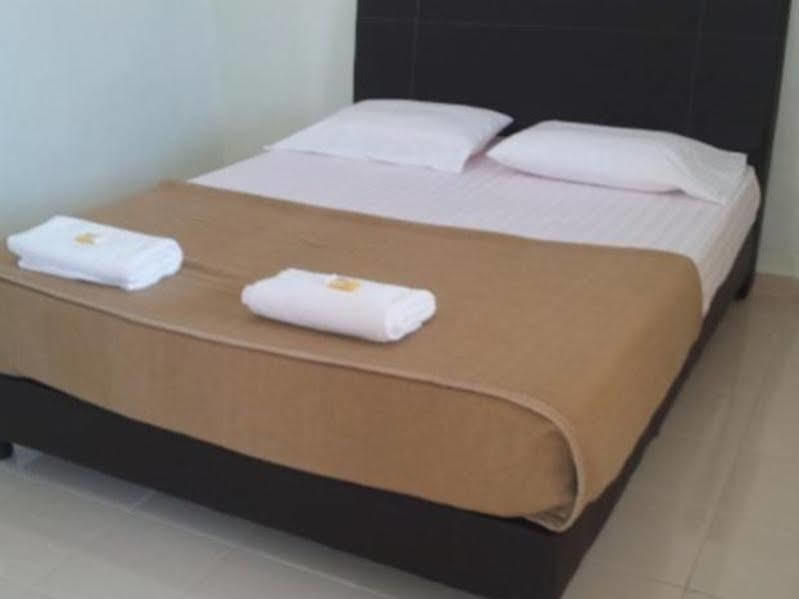 Huda Inn Пантай Ченанг Екстериор снимка